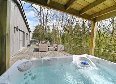 Gruppenunterkunft mit Jacuzzi in den Ardennen