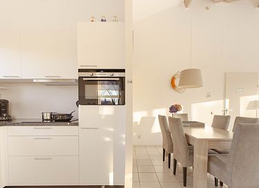 Detached waterfront bungalow - 14
