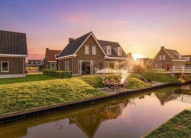 Luxury water house in West Friesland - 14