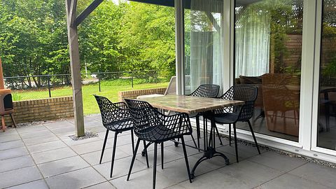 Huisdiervriendelijke bungalow op groen park - 2
