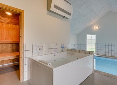 Casa de vacaciones con piscina y wellness - 33
