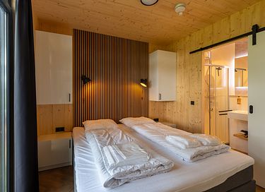 Luxuriöse Lodge für 4 Personen mit 2 Badezimmern und Spa - 10