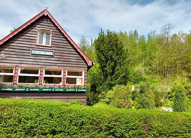 Stimmungsvolle Hütte mit Panoramablick
