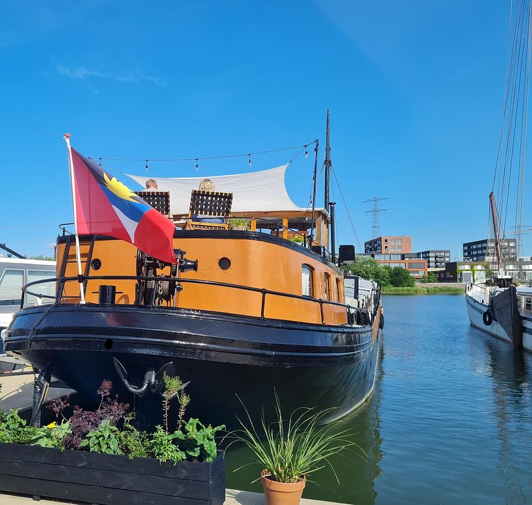 Charmante kapiteinshut op historisch schip - 1