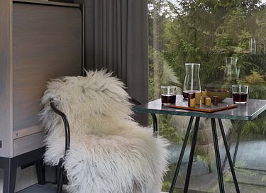 Breathtaking mirror house in Norway - 14