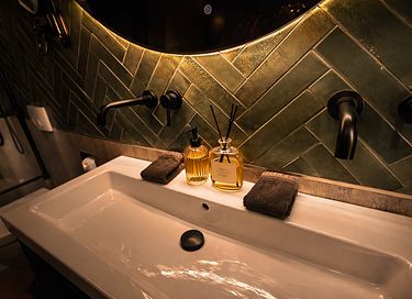 Romantic suite with sauna and hot tub - 14