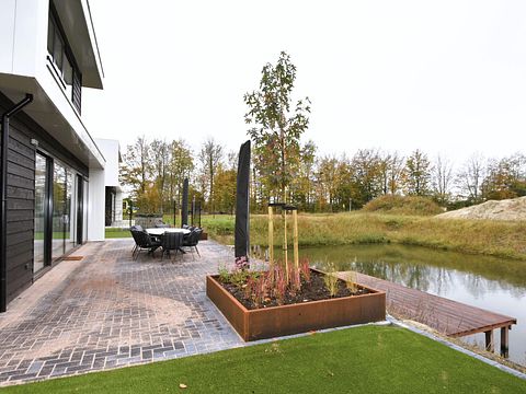 Vacation villa (10p) with hot tub by the water - 4