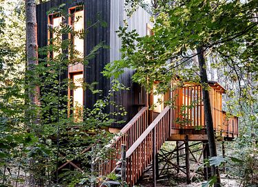 Unique treehouse (5p) with private hot tub - 4