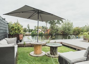 Luxe Tiny house met jacuzzi aan het water - 12