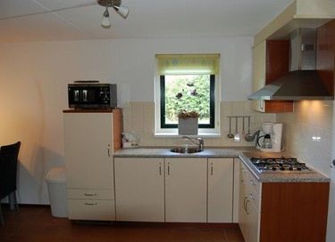 6-person bungalow at the edge of the woods - 3
