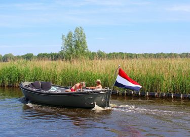 Luxury water house in West Friesland - 18