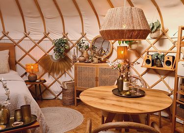 Luxe yurt met Bohemien chic interieur - 10