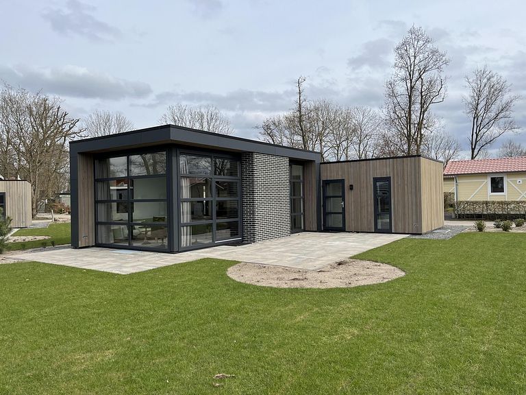 Comfortable holiday home for water sports enthusiasts - 1