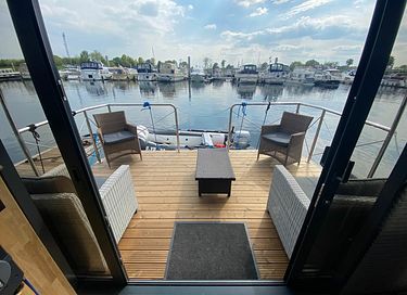 Overnachten op een luxe ingerichte houseboat - 18