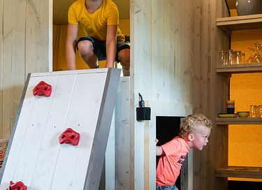 Grote glamping tent op gezellige camping - 3