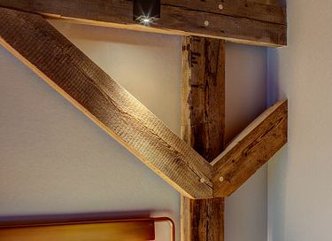 Rustikale Suite in modernem Designhotel - 13