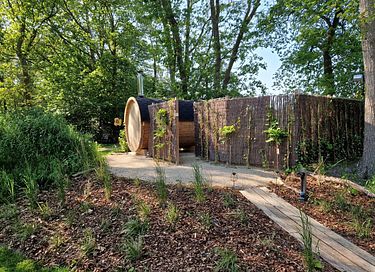 B&B in the forest with private swimming pond - 15