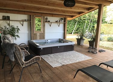 Sfeervol vakantiehuis met heerlijke jacuzzi - 3