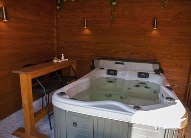 Leuke lodge met jacuzzi en sauna - 3