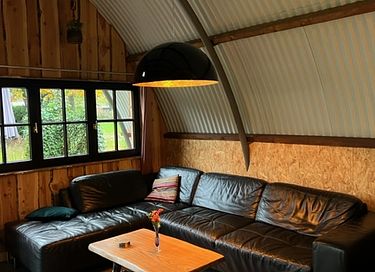 Unieke overnachting in bosrijke omgeving  - 12