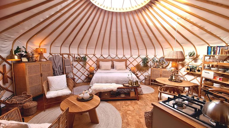 Luxe yurt met Bohemien chic interieur - 1