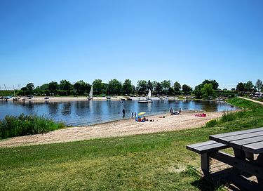 Urlaub auf Ihrem eigenen Hausboot genießen - 22