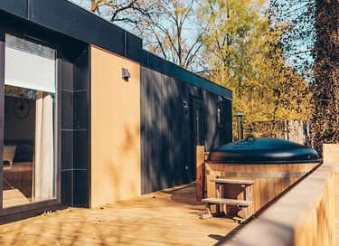 Lodge avec jacuzzi privé dans les bois