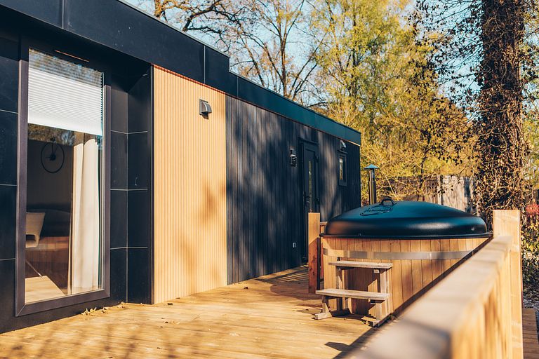 Lodge avec jacuzzi privé dans les bois - 1
