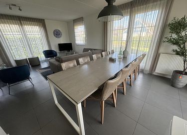 Freistehende Familienvilla (10p) mit großem Garten - 11
