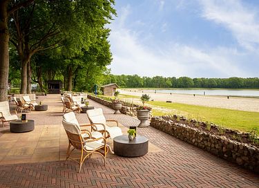 Tente glamping de luxe au bord d'un lac avec vue - 22