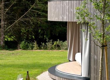 Panoramic suite in Burgundy - 18