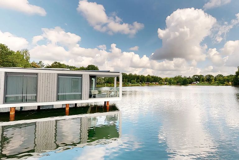 Unieke overnachting boven het water (6p) - 1