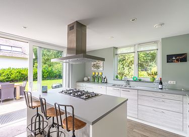 Spacious 10-person vacation villa on Texel - 9