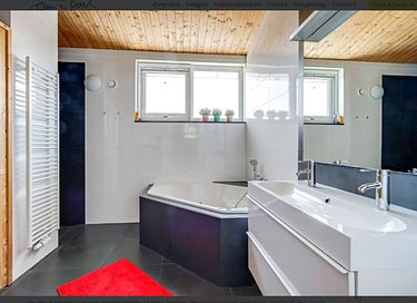 Family villa with wellness on the Sneekermeer - 16