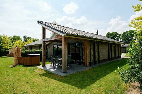 Ferienhaus mit eigenem Jacuzzi (4 Personen) - 2