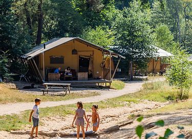 Safari tent with private hottub in the forest - 17