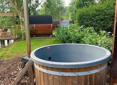 Uniek tiny house met hottub aan het water - 2