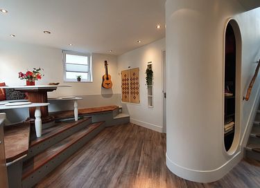 Modern design houseboat in quiet area - 5