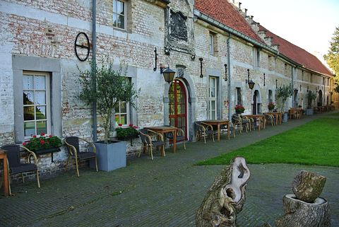 Coach house at the most beautiful castle in Limburg - 3