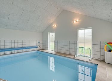 Casa de vacaciones con piscina y wellness - 8