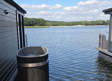Luxe houseboat met 2-persoons hottub  - 4