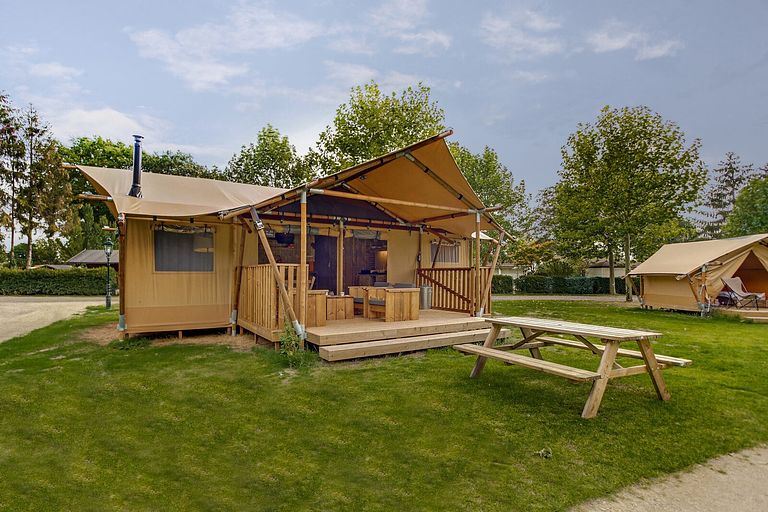 Luxury safari tent in versatile vacation park - 1