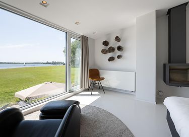Vacation home overlooking a lake - 12