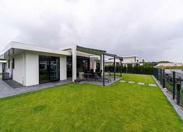 Waterfront villa with private jetty - 14