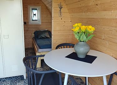 Originelle Übernachtung in einem Camping Pod - 2