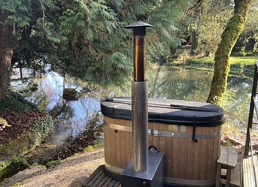 Tiny house with waterfront wellness - 2