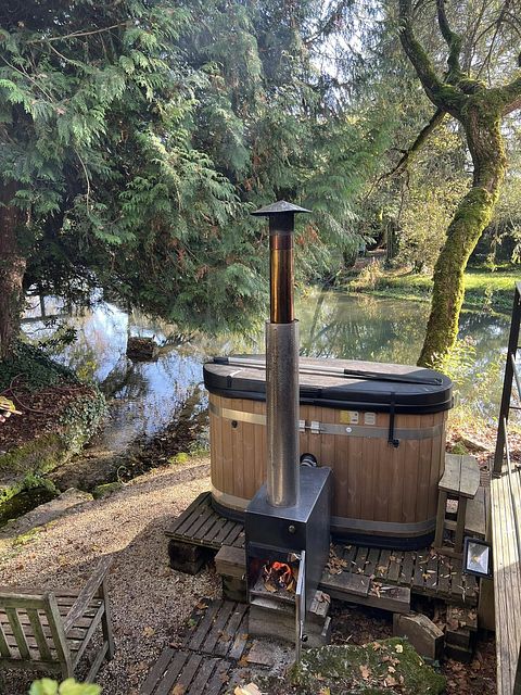 Tiny house with waterfront wellness - 2