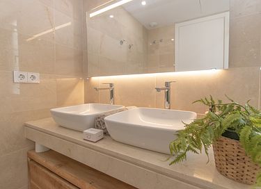 Luxe appartement met privé zwembad - 24