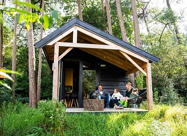 Tiny House umgeben von Wald und mit Whirlpool - 2