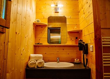 Nature Cabin with Private Hot Tub - 7